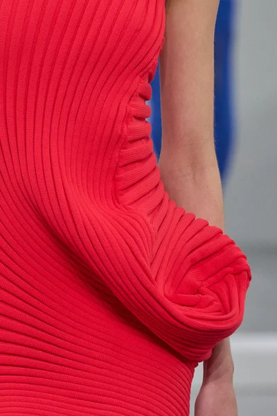 Look 8